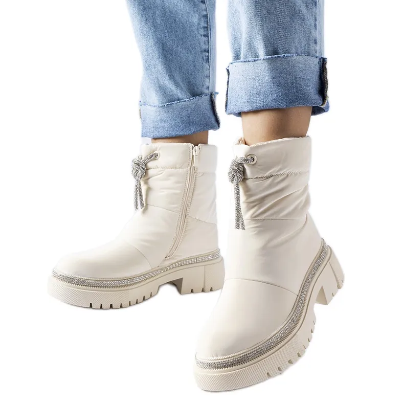 Beige snow boots decorated with Giusti zircons