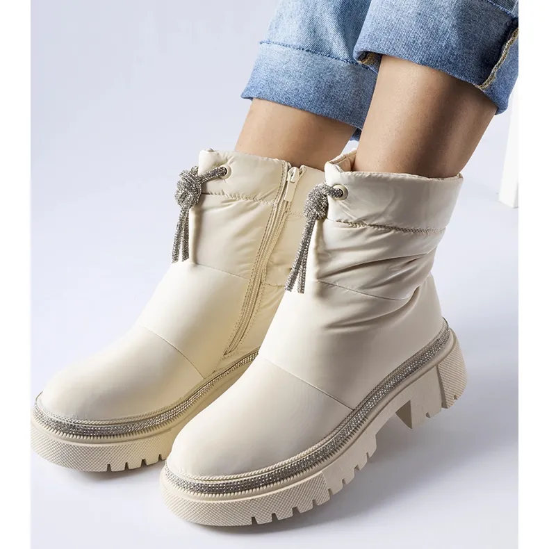 Beige snow boots decorated with Giusti zircons