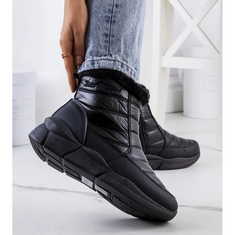 Black snow boots from Lago