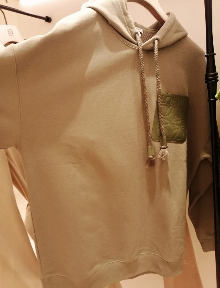 LOEWE  |Anagram patch pocket hoodie in cotton