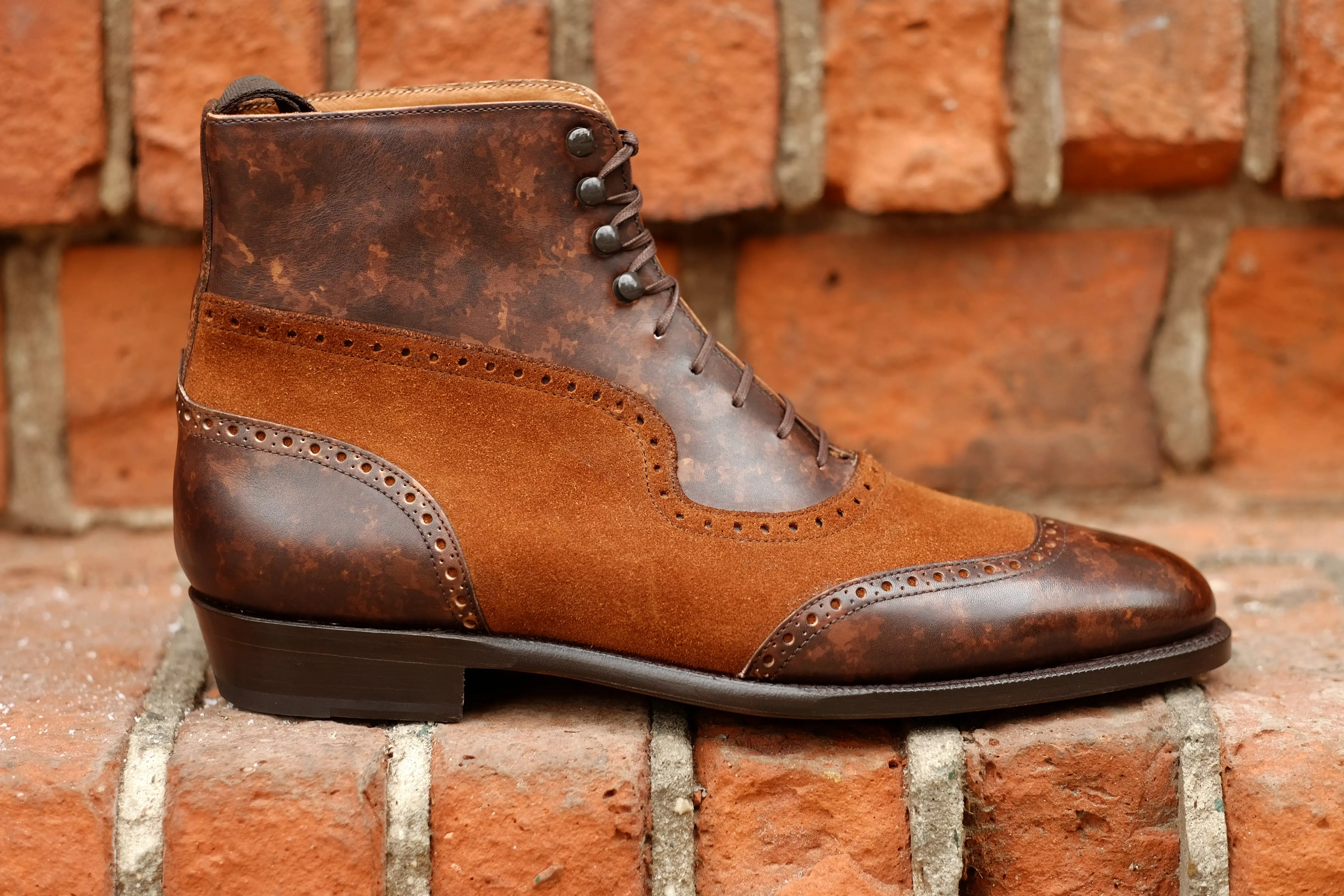 Pinehurst - Dark Brown Marble Patina / Snuff Suede