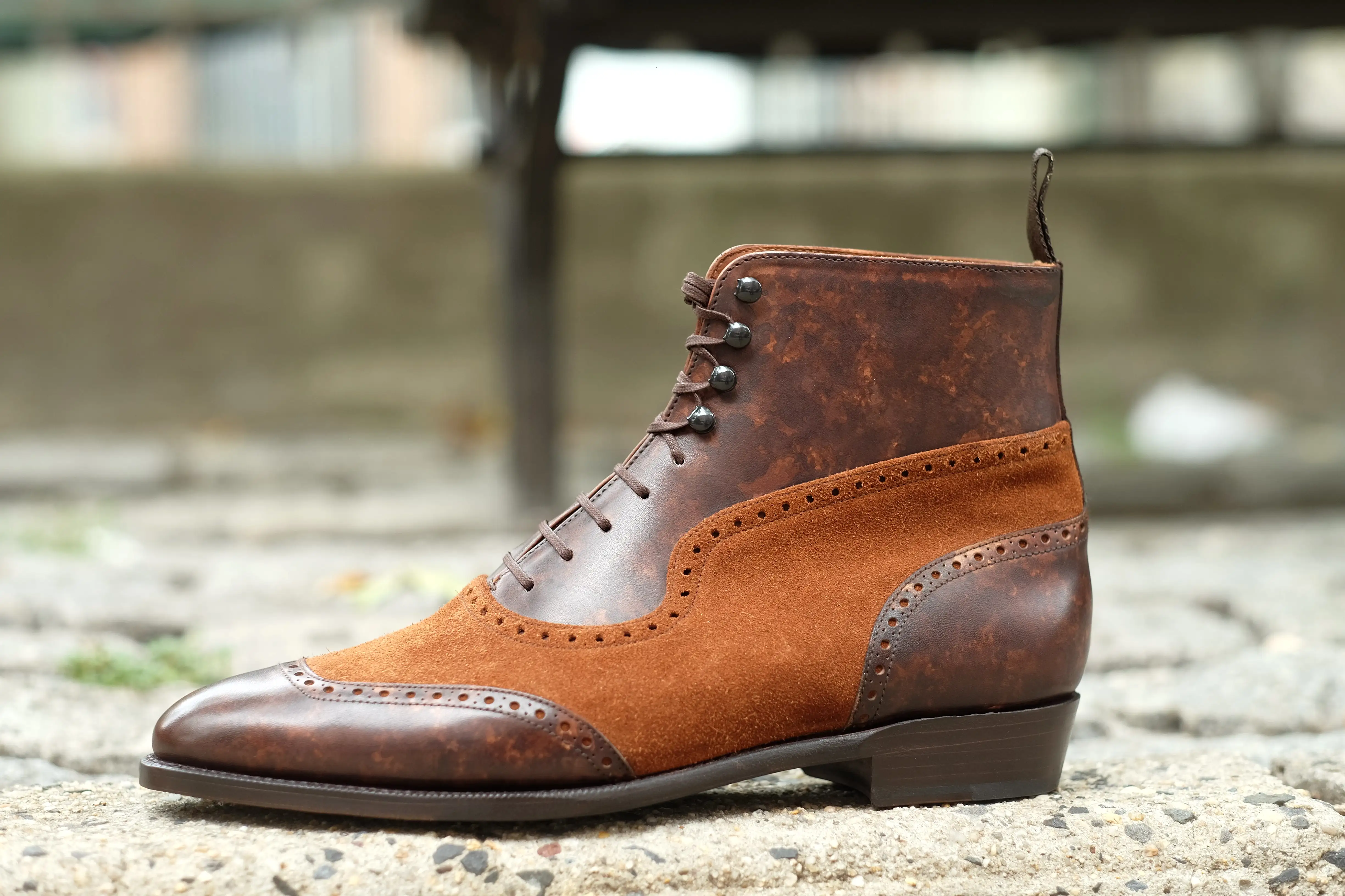 Pinehurst - Dark Brown Marble Patina / Snuff Suede