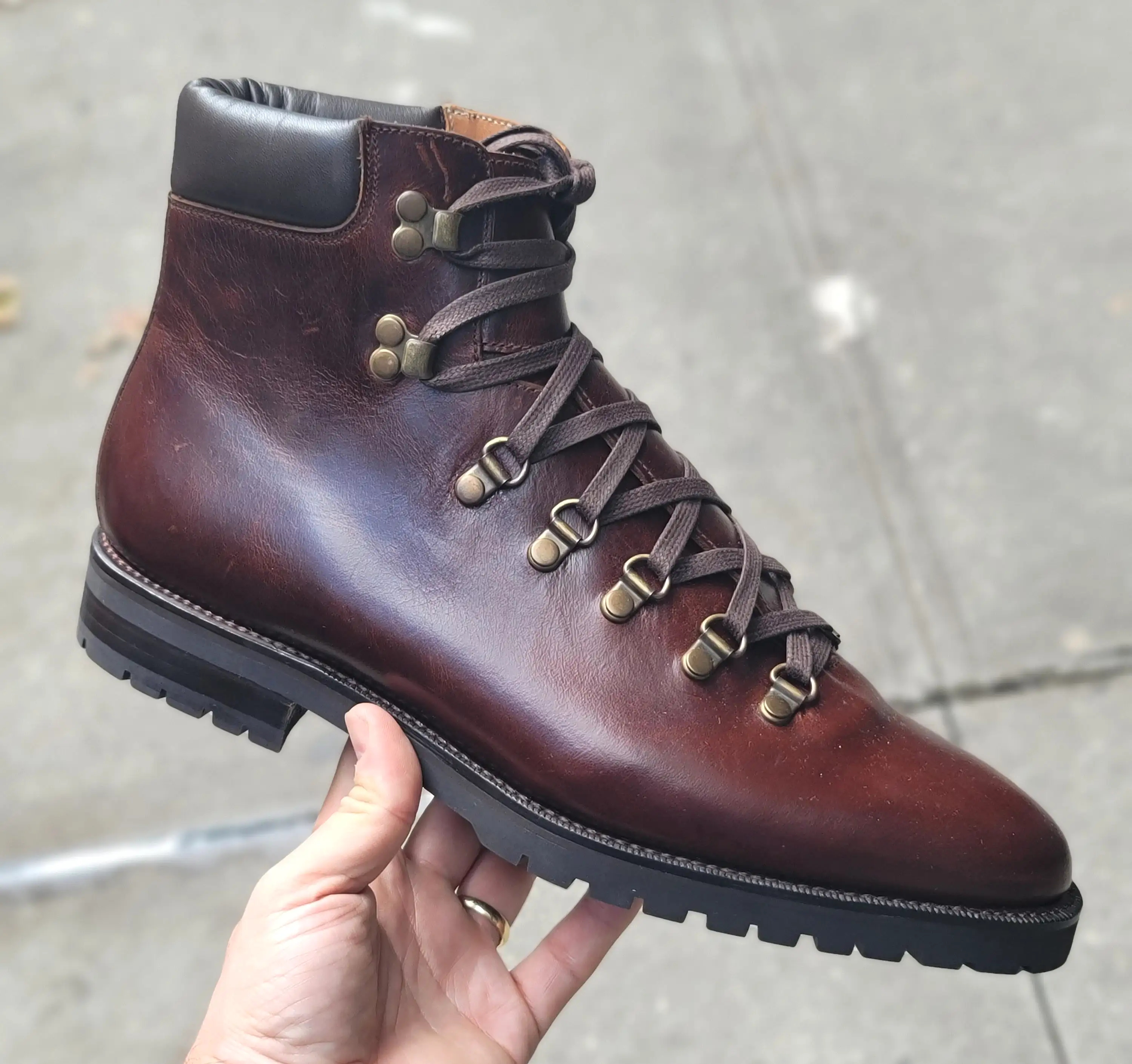 Snoqualmie - Rugged Brown Commando