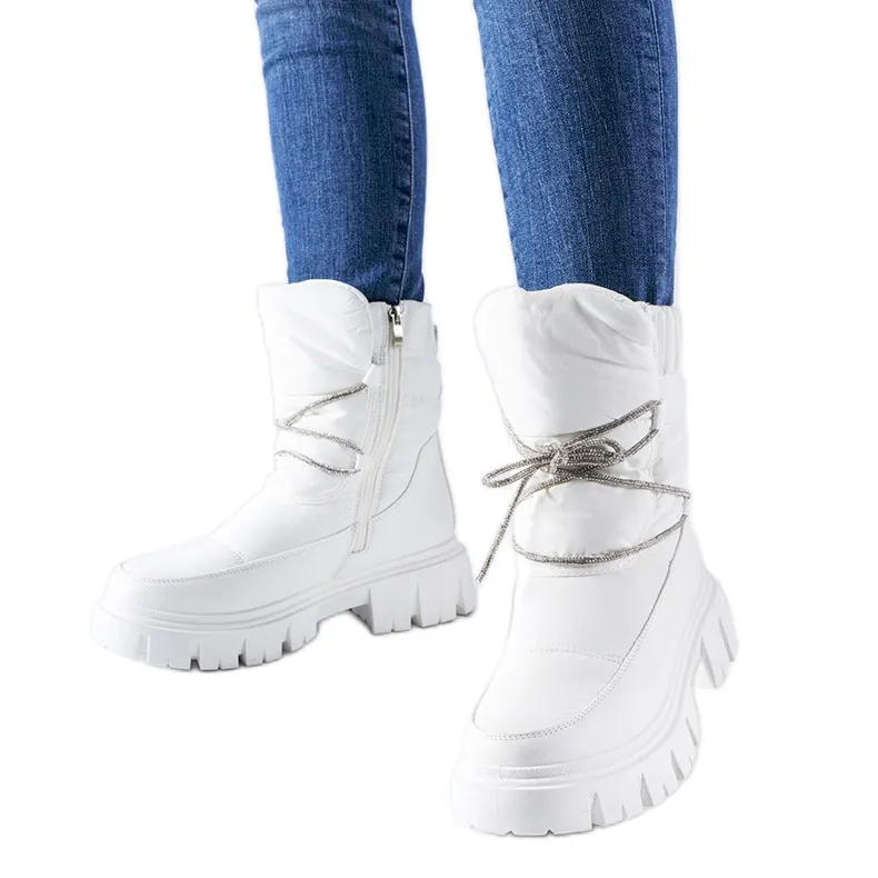 White snow boots with Pettenasco rhinestones