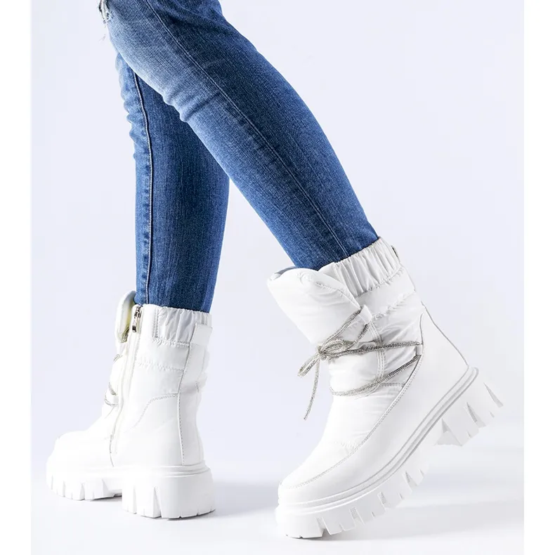 White snow boots with Pettenasco rhinestones