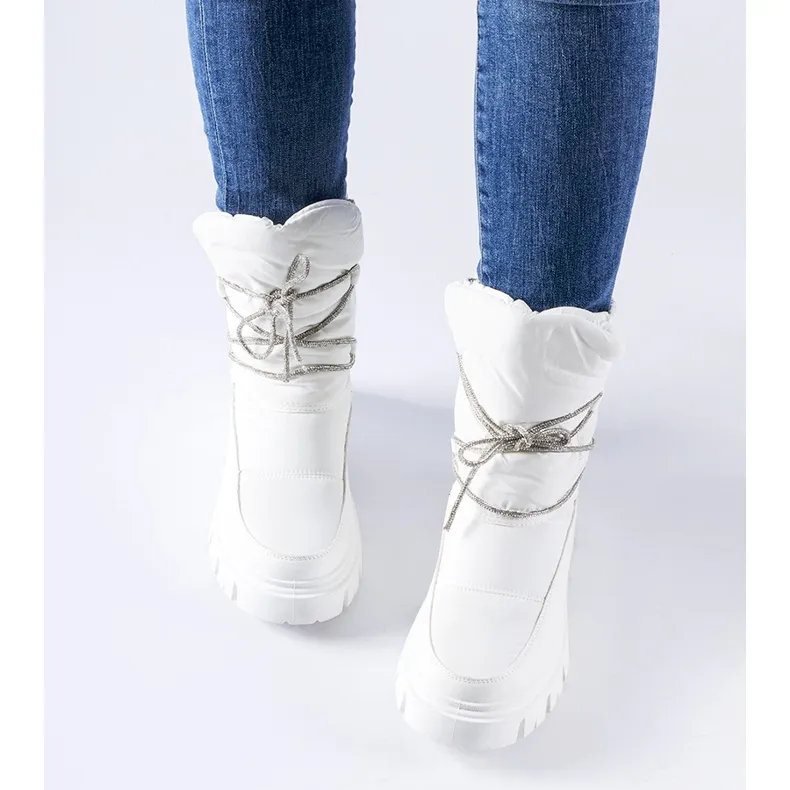 White snow boots with Pettenasco rhinestones